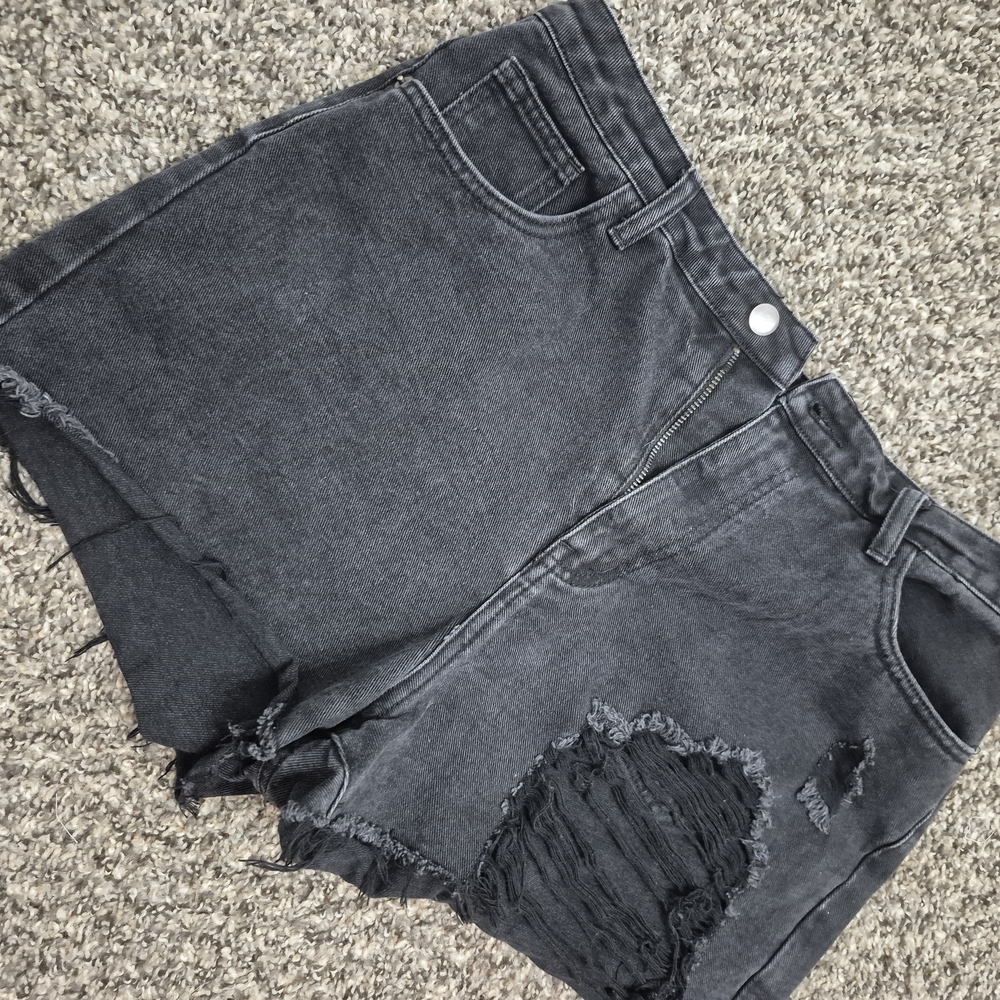 PrettyLittleThing Black Jean Shorts Distressed Style